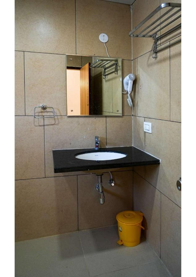 Sri Krishna Inn - Kempegowda Airport Bangalore Devanahalli Екстериор снимка