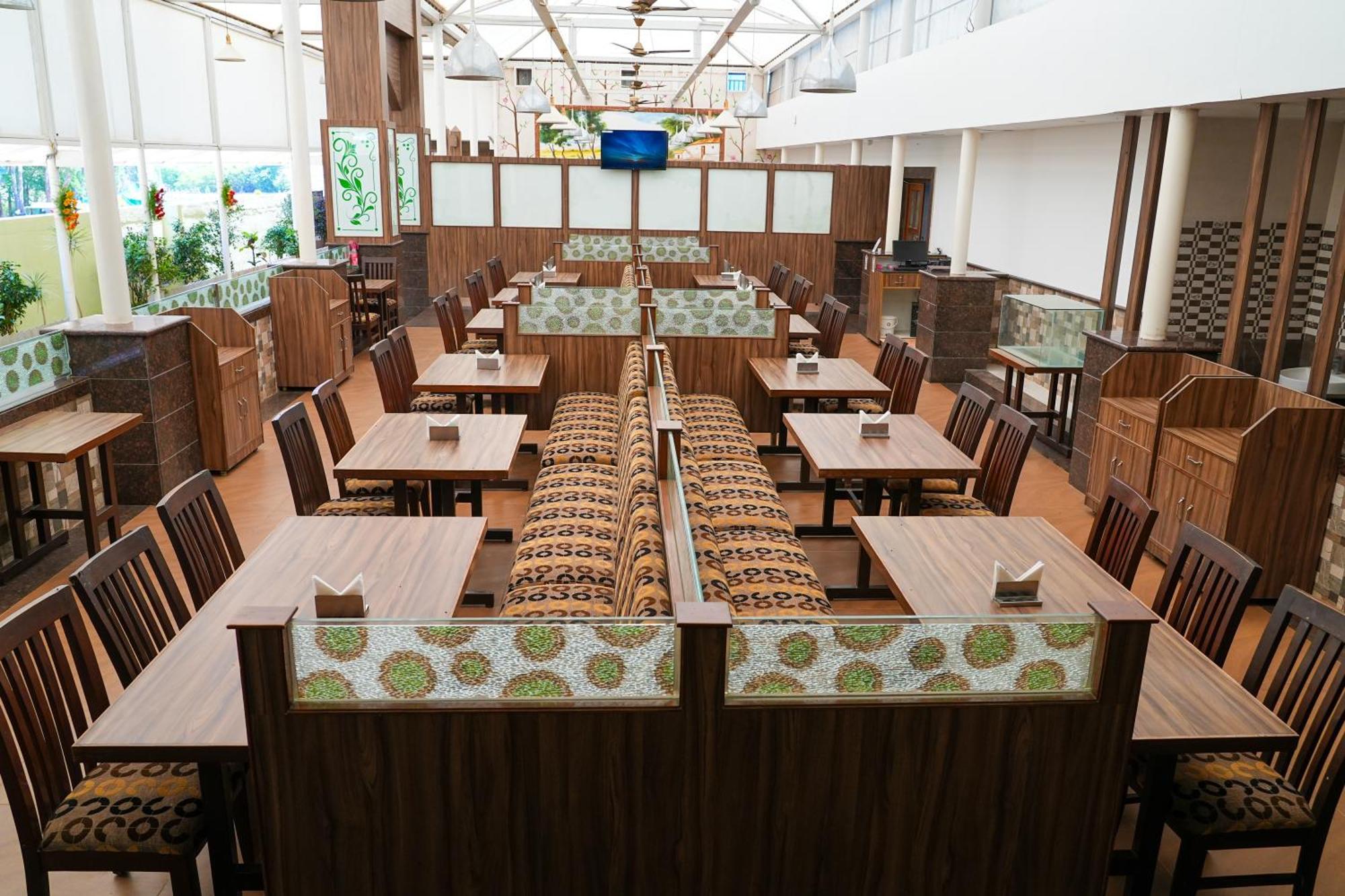Sri Krishna Inn - Kempegowda Airport Bangalore Devanahalli Екстериор снимка