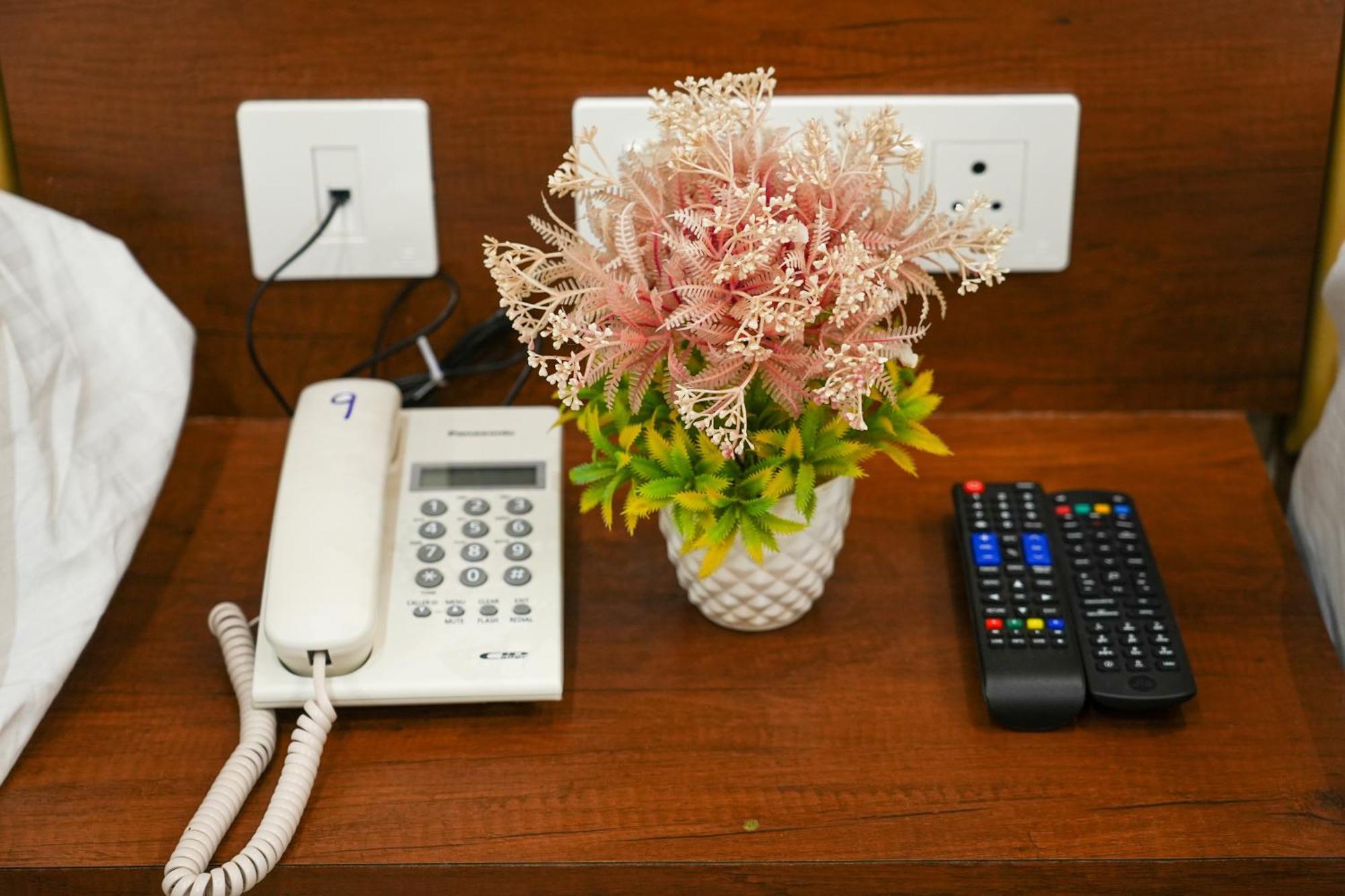 Sri Krishna Inn - Kempegowda Airport Bangalore Devanahalli Екстериор снимка